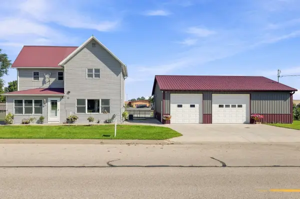 405 1st E Avenue, Farley, IA 52046