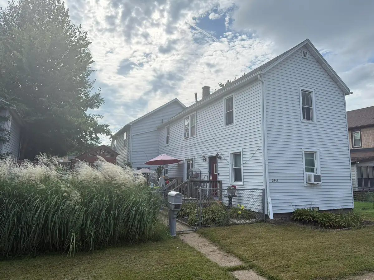 2543 Washington Street, Dubuque, IA 52001 - #1