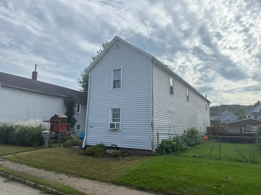 2543 Washington Street, Dubuque, IA 52001 - #2