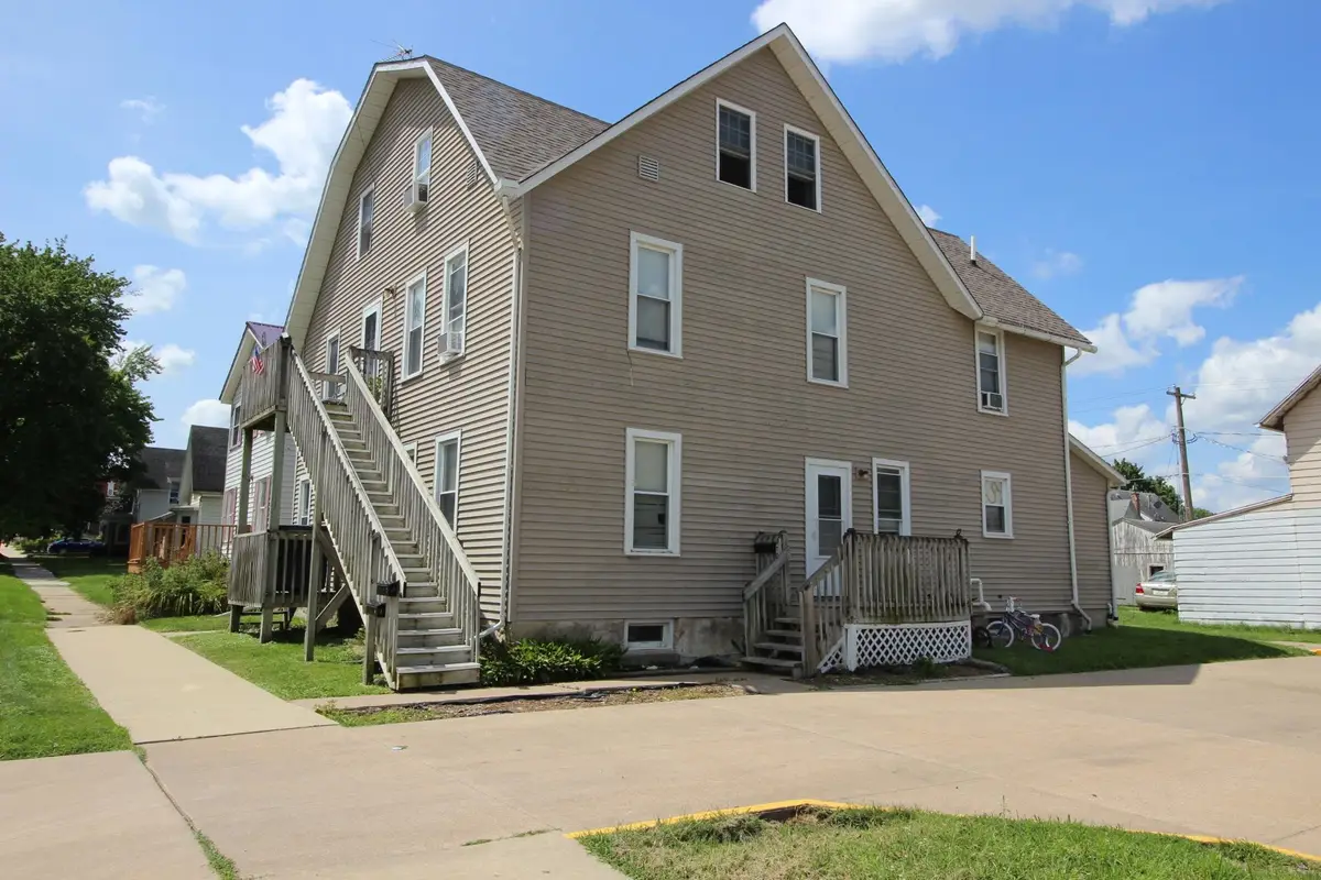318 N Main Street, Maquoketa, IA 52060 - #1