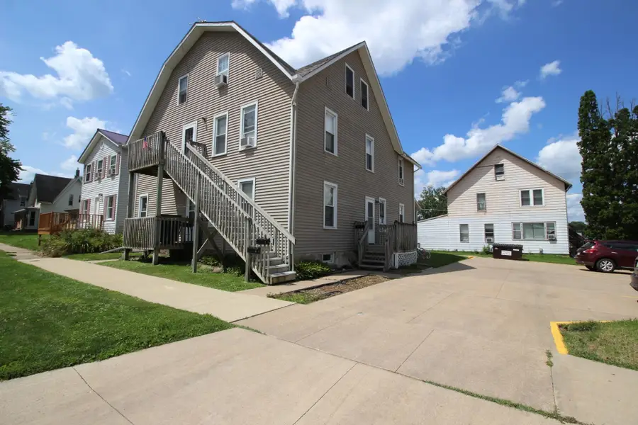 318 N Main Street, Maquoketa, IA 52060 - #2