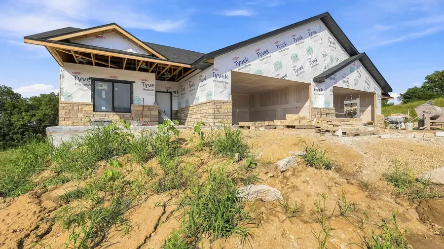 8610 Silver Oaks Drive, Dubuque, IA 52003 - #2