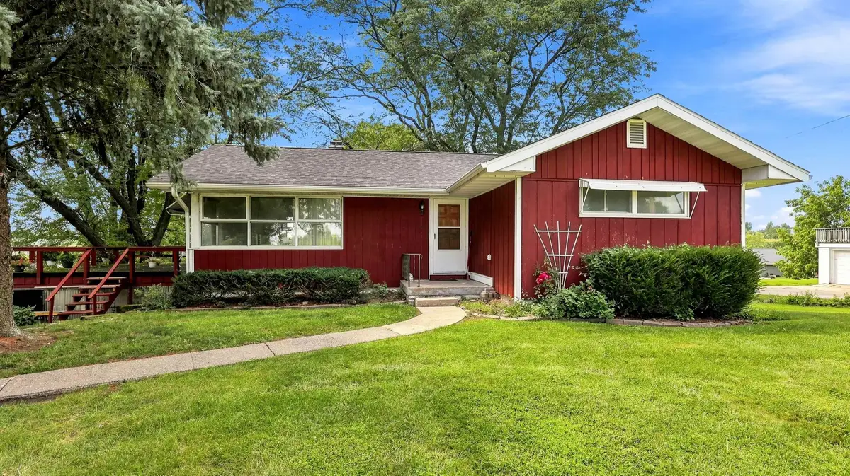 3017 John F Kennedy Road, Dubuque, IA 52002 - #1
