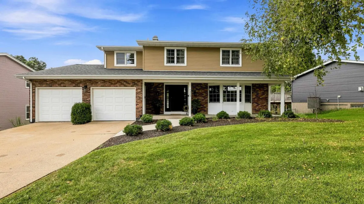 1320 Tomahawk Drive, Dubuque, IA 52003 - #1