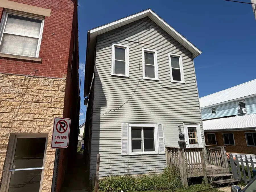 523 E 22nd Street, Dubuque, IA 52001 - #2