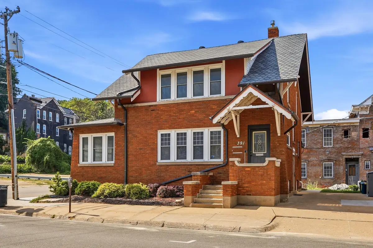 391 W 12th Street, Dubuque, IA 52001 - #1
