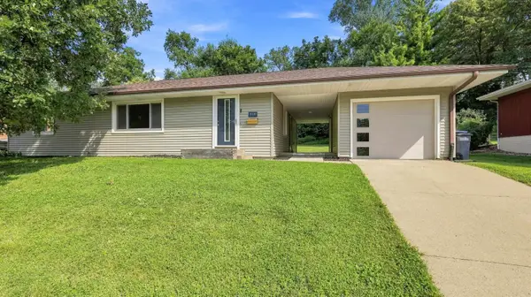 989 Tressa Street, Dubuque, IA 52003
