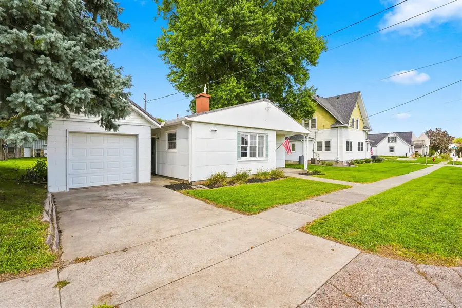 501 Court Street, Bellevue, IA 52031 - #2