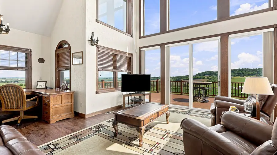16250 Panoramic View, Sherrill, IA 52073 - #2