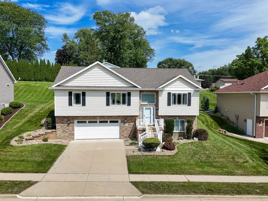 3345 Peach Tree Lane, Dubuque, IA 52002 - #2