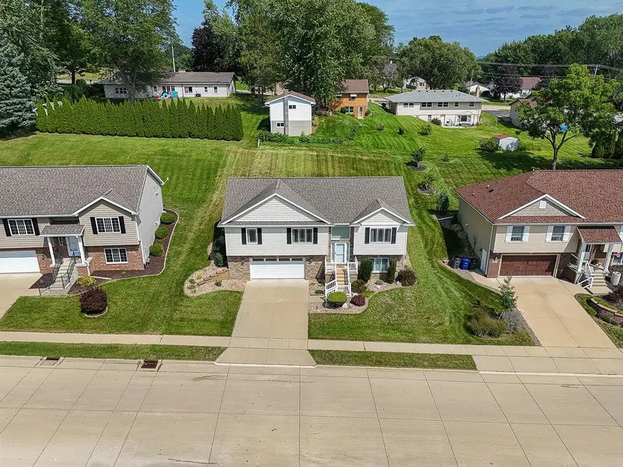 3345 Peach Tree Lane, Dubuque, IA 52002 - #3