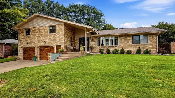 3115 Spring Valley Road, Dubuque, IA 52001