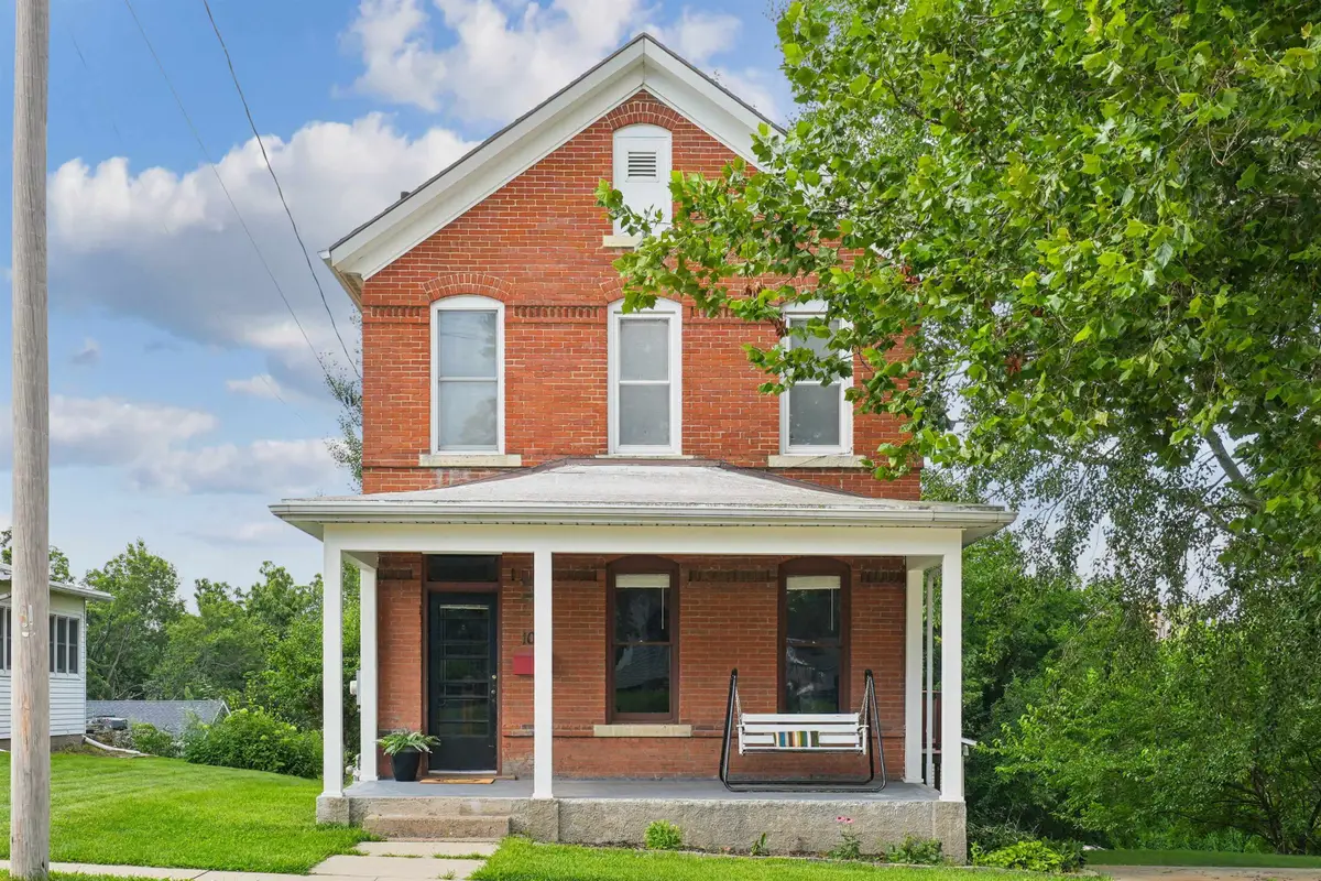 1021 Cleveland Avenue, Dubuque, IA 52003 - #1