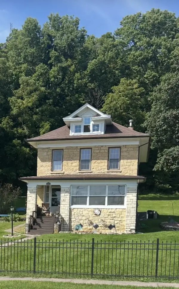 808 N 3rd Street, Bellevue, IA 52031