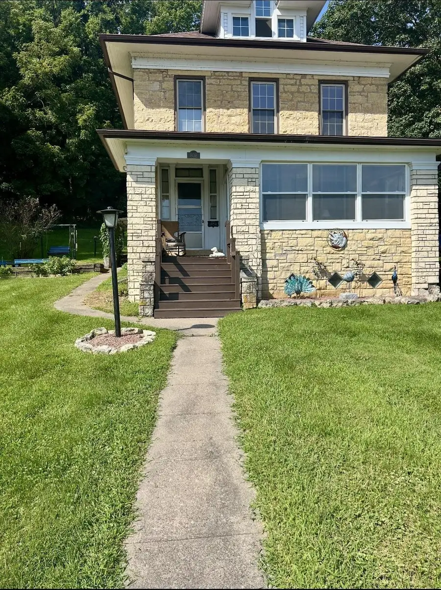 808 N 3rd Street, Bellevue, IA 52031 - #3
