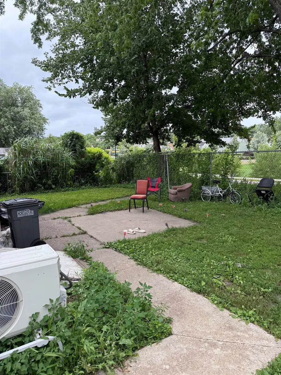 2274 Washington Street, Dubuque, IA 52001 - #2