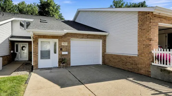 3113 Pasadena, #34 Court #Unit 34, Dubuque, IA 52001