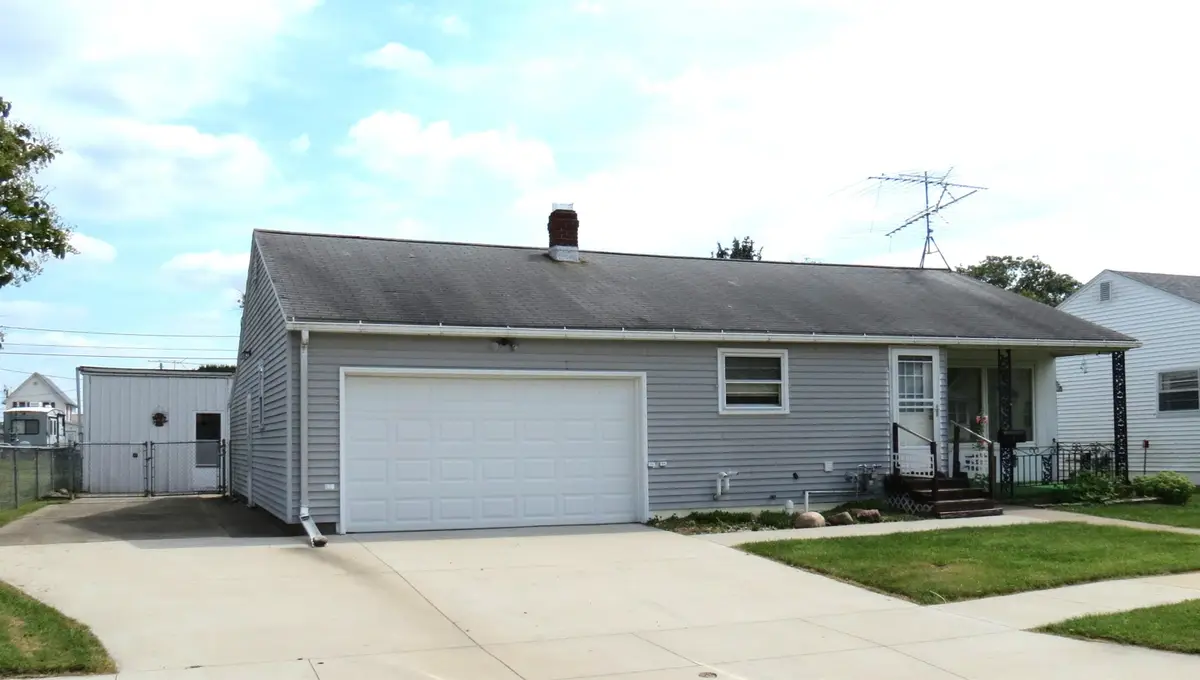 111 N Walnut Street, Maquoketa, IA 52060 - #1
