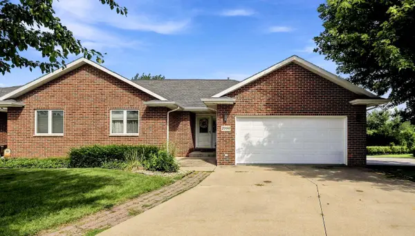 2300 Harvest View Drive, Dubuque, IA 52001