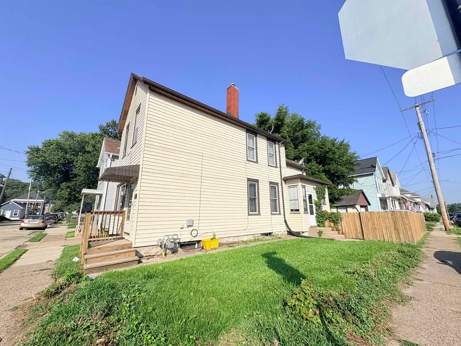 397 E 21st Street, Dubuque, IA 52001 - #2