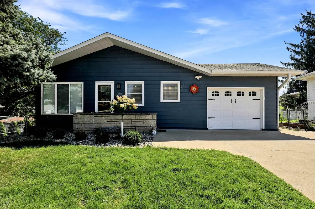 2230 Evergreen Drive, Dubuque, IA 52001 - #1