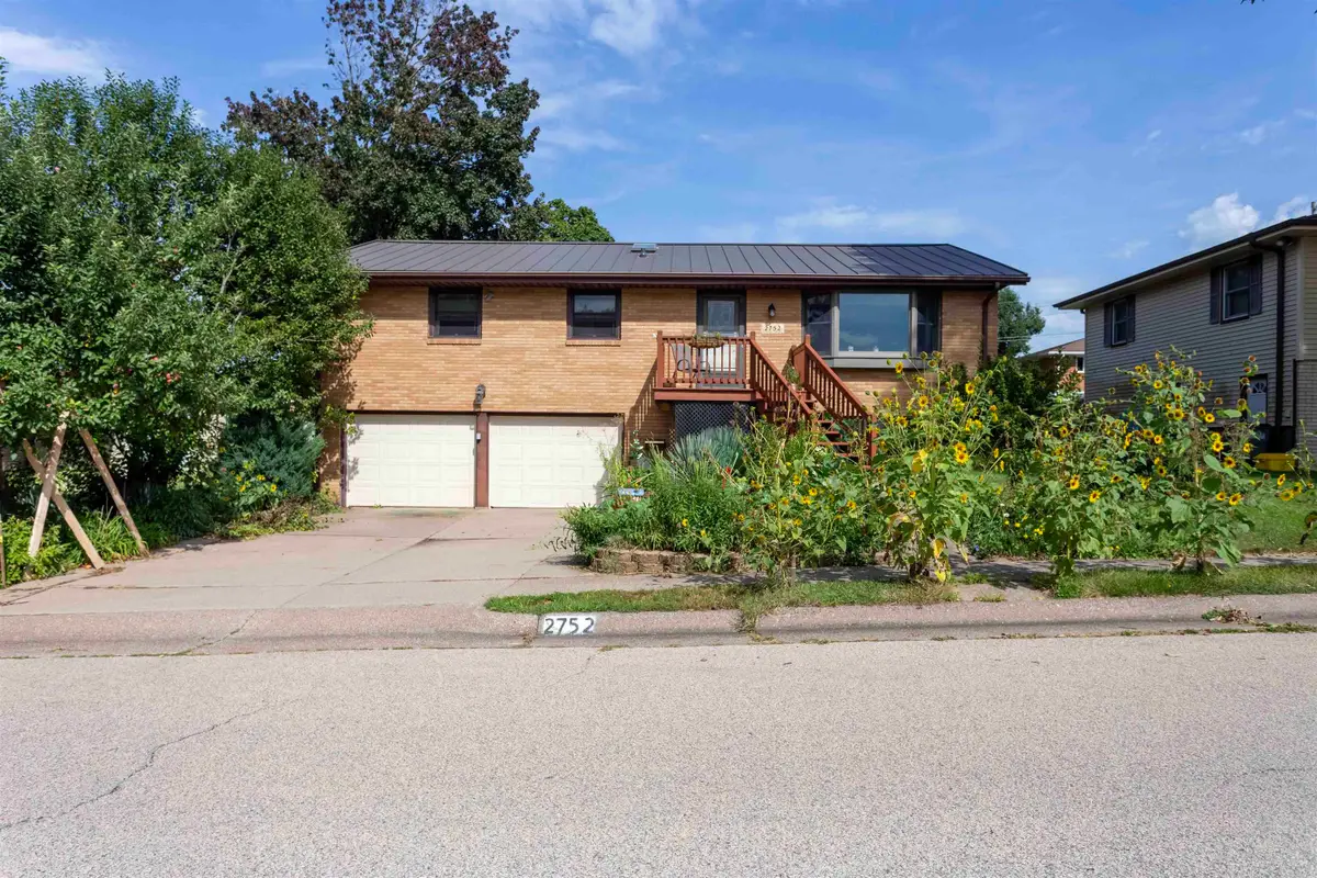 2752 Shady Lane, Dubuque, IA 52001 - #1