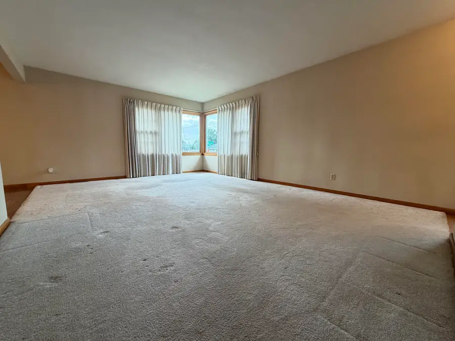 2105 Roosevelt Street, Dubuque, IA 52001 - #2