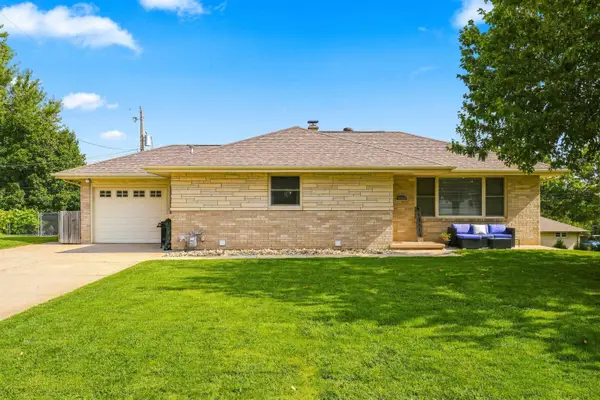 9593 Monticello Drive, Dubuque, IA 52003