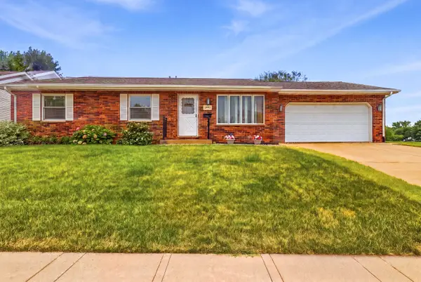 4944 Long View Drive, Dubuque, IA 52002