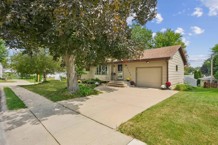 2098 Jeffrey Drive, Dubuque, IA 52002 - #2