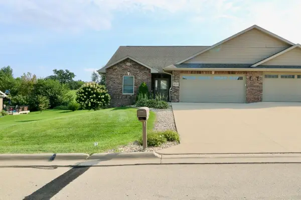 6070 Seven Springs Drive, Dubuque, IA 52002