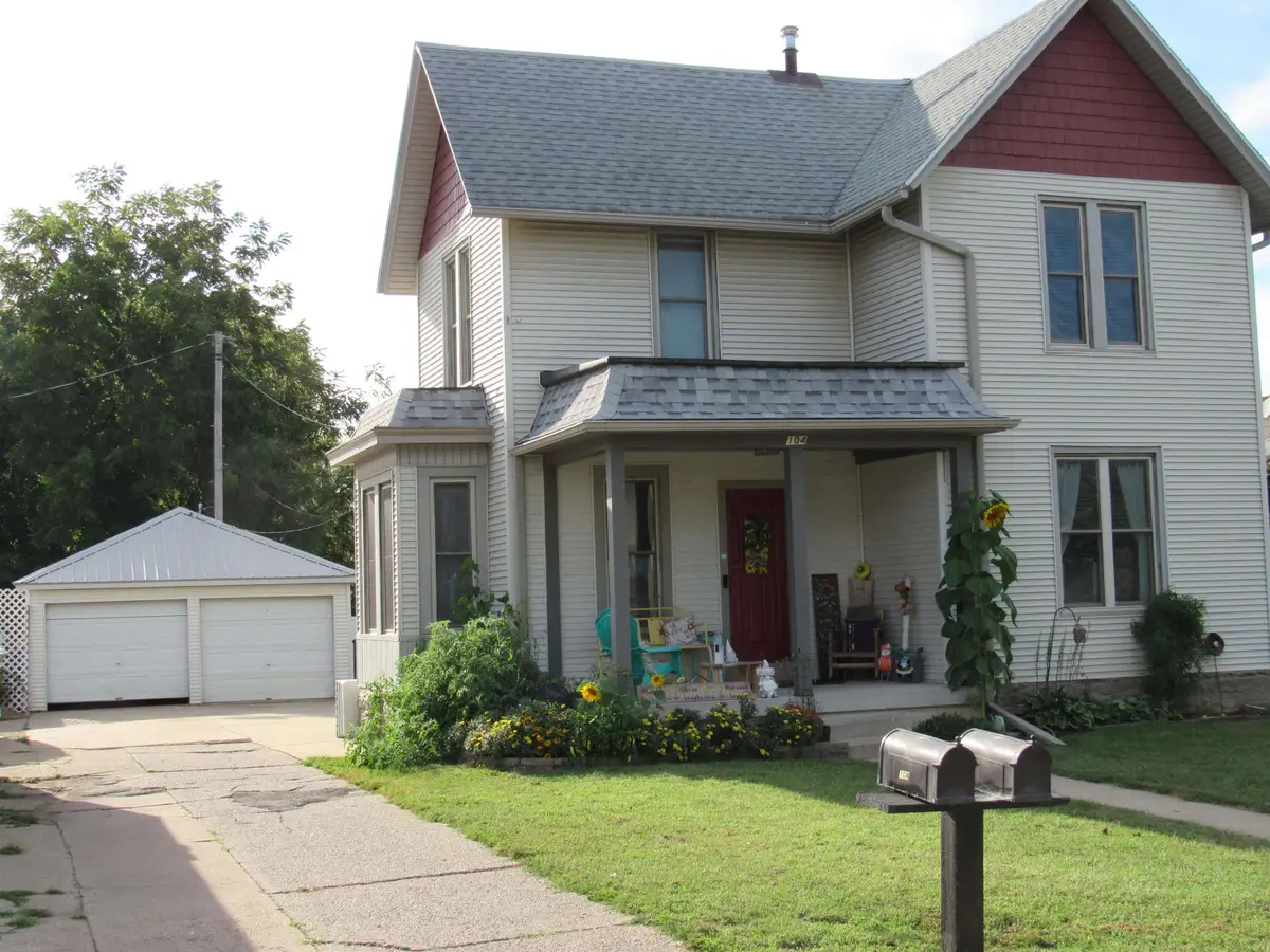 104 S Prospect Street, Maquoketa, IA 52060 - #1