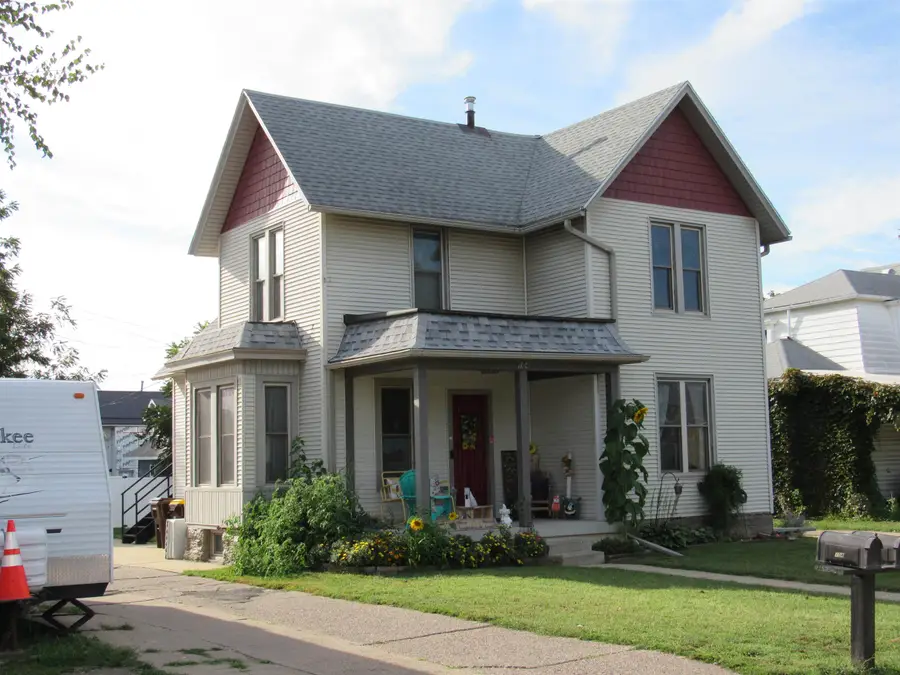 104 S Prospect Street, Maquoketa, IA 52060 - #2
