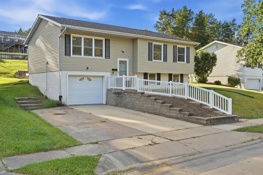 2207 Graham Circle, Dubuque, IA 52002 - #3