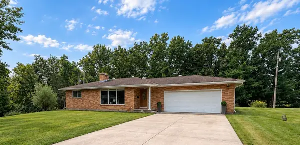 30742 Oak Lane, Bellevue, IA 52031