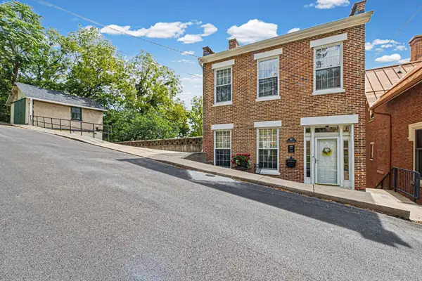 107 N Prospect Street, Galena, IL 61036