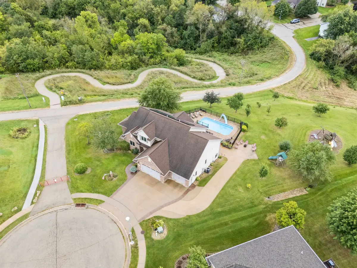 6036 Forest Hills Drive, Dubuque, IA 52002 - #1