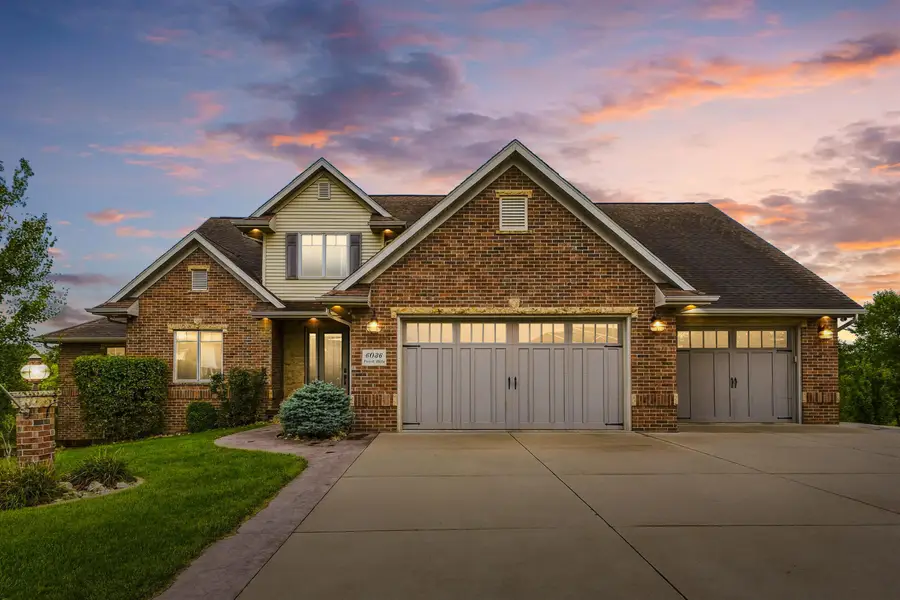6036 Forest Hills Drive, Dubuque, IA 52002 - #2