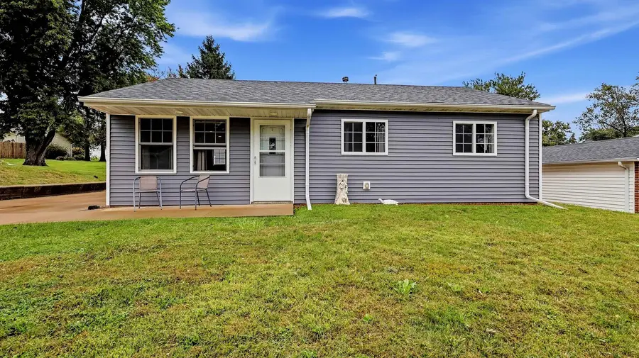 216 Jule Avenue, East Dubuque, IL 61025 - #2
