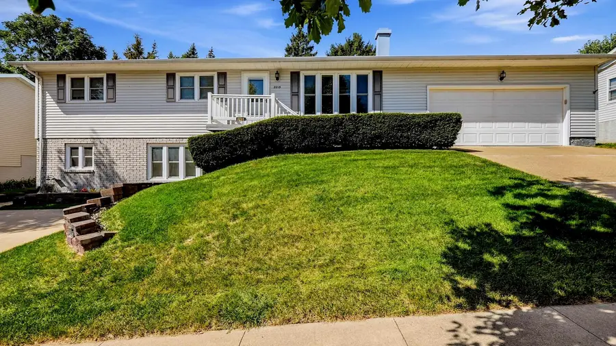 2215 Jaeger Drive, Dubuque, IA 52003 - #2