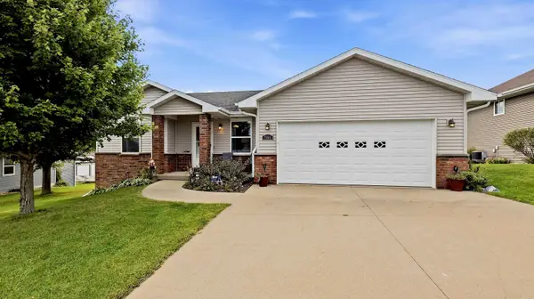 7686 S Westbrook Drive, Dubuque, IA 52002