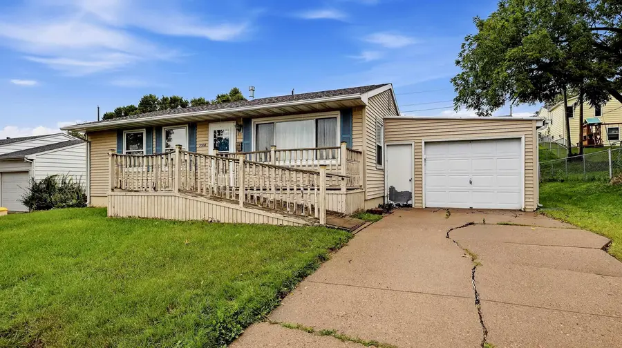 2308 Trygg Drive, Dubuque, IA 52001 - #2