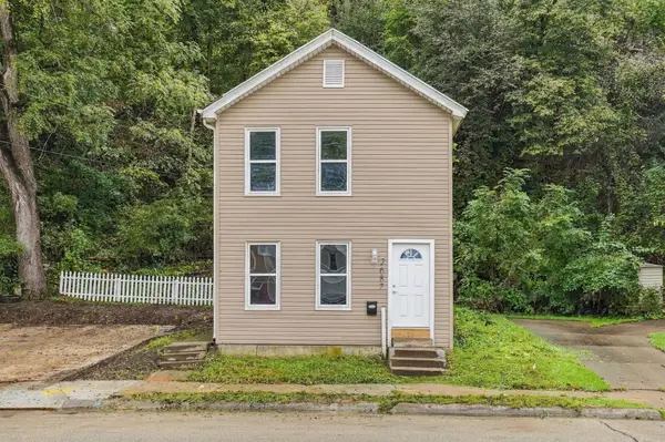 2687 Central Avenue, Dubuque, IA 52001