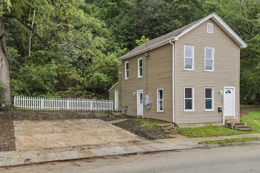 2687 Central Avenue, Dubuque, IA 52001 - #2