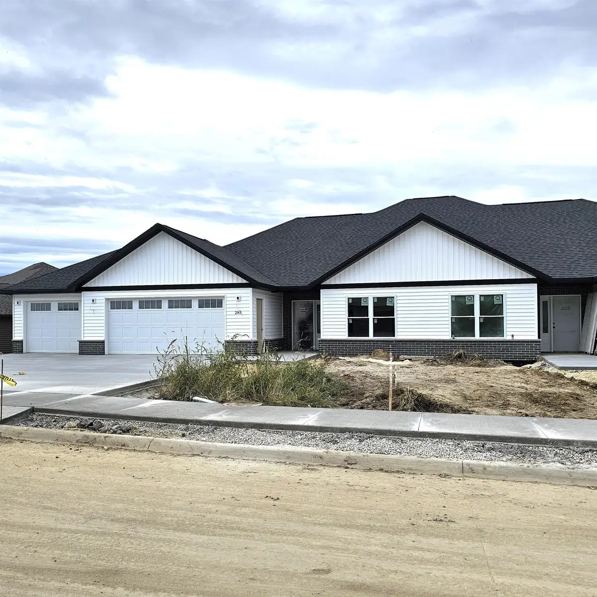 285 Gavin Circle, Peosta, IA 52068 - #1