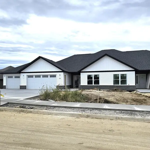 285 Gavin Circle, Peosta, IA 52068
