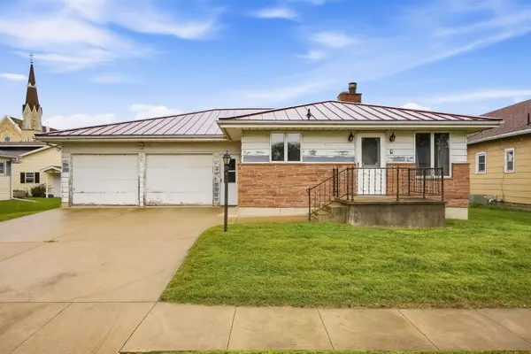 404 NW 2nd Avenue, Cascade, IA 52033