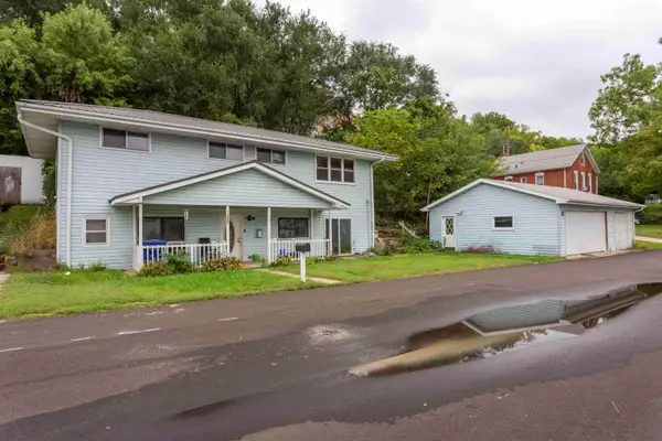 1285 High Bluff Street, Dubuque, IA 52001