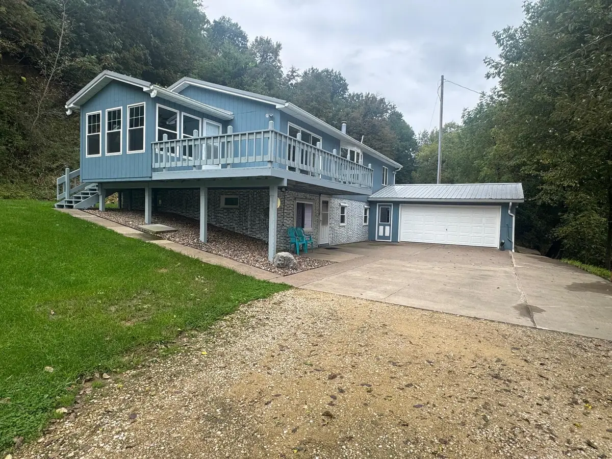 39494 360th Street, Guttenberg, IA 52052 - #1