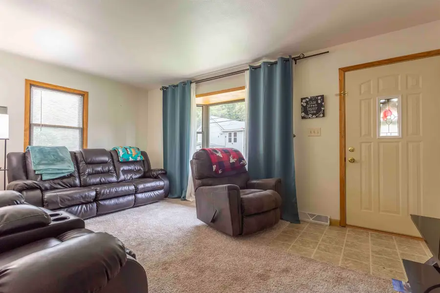 2459 Roosevelt Street, Dubuque, IA 52001 - #3